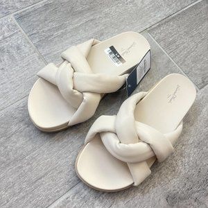 NWT Women's Cosette Padded Slide Sandals - Universal Thread - Cream - Size 5.5